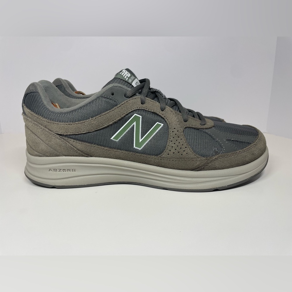 New Balance Gray and Green Sneakers for Everyday Comfort